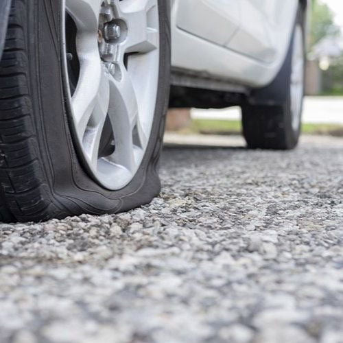 What to Do When You Get a Flat Tyre in a Remote Area